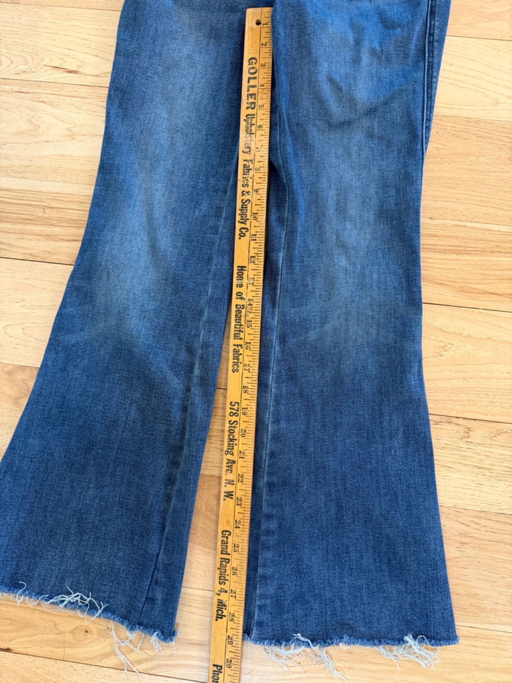 Judy Blue flares size 28 - Picture 2 of 8